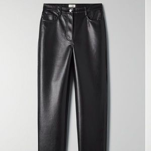Aritzia Melania Pants NEVER WORN TAGS ON